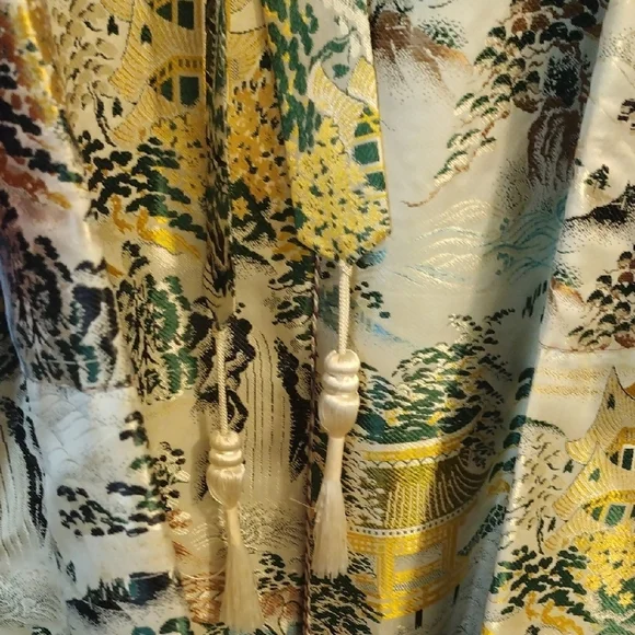 Vintage Japanese Smoking Jacket - Picture 6 of 17